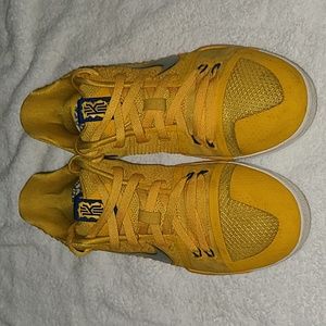 Nike Kyrie 3 Mac and Cheese
